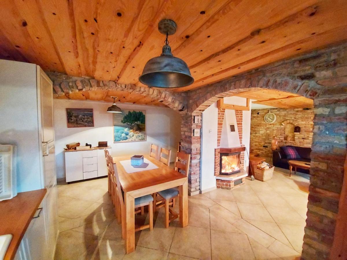 Peter'S Pine Cottage Korenica Extérieur photo