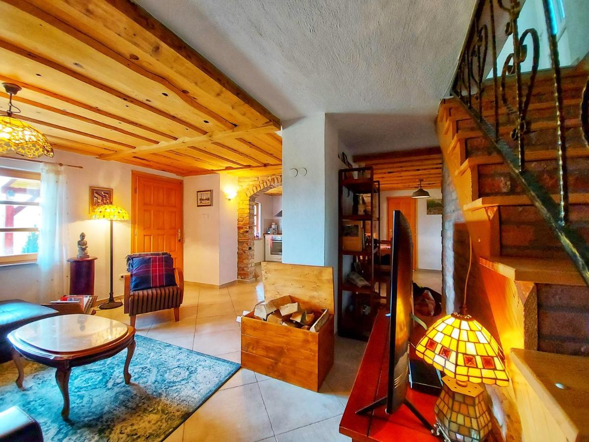 Peter'S Pine Cottage Korenica Extérieur photo