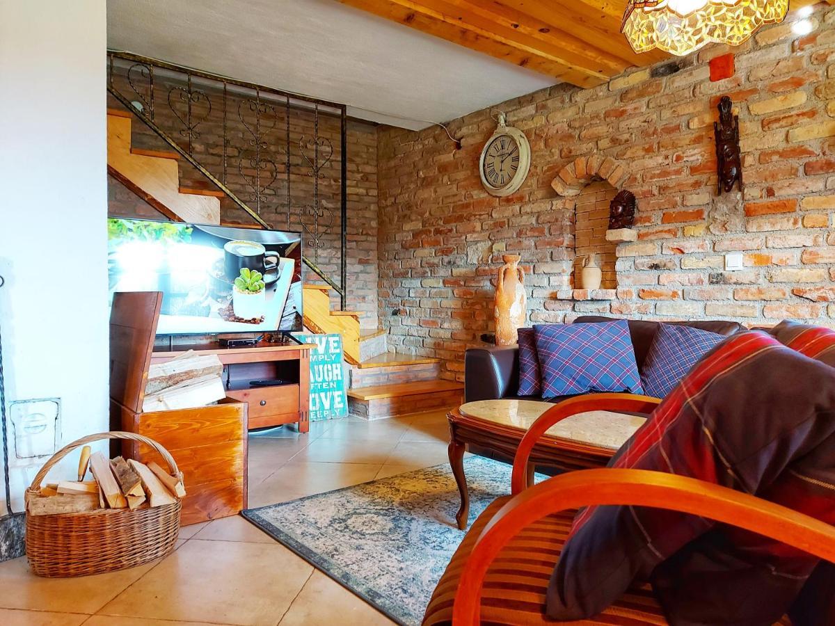 Peter'S Pine Cottage Korenica Extérieur photo