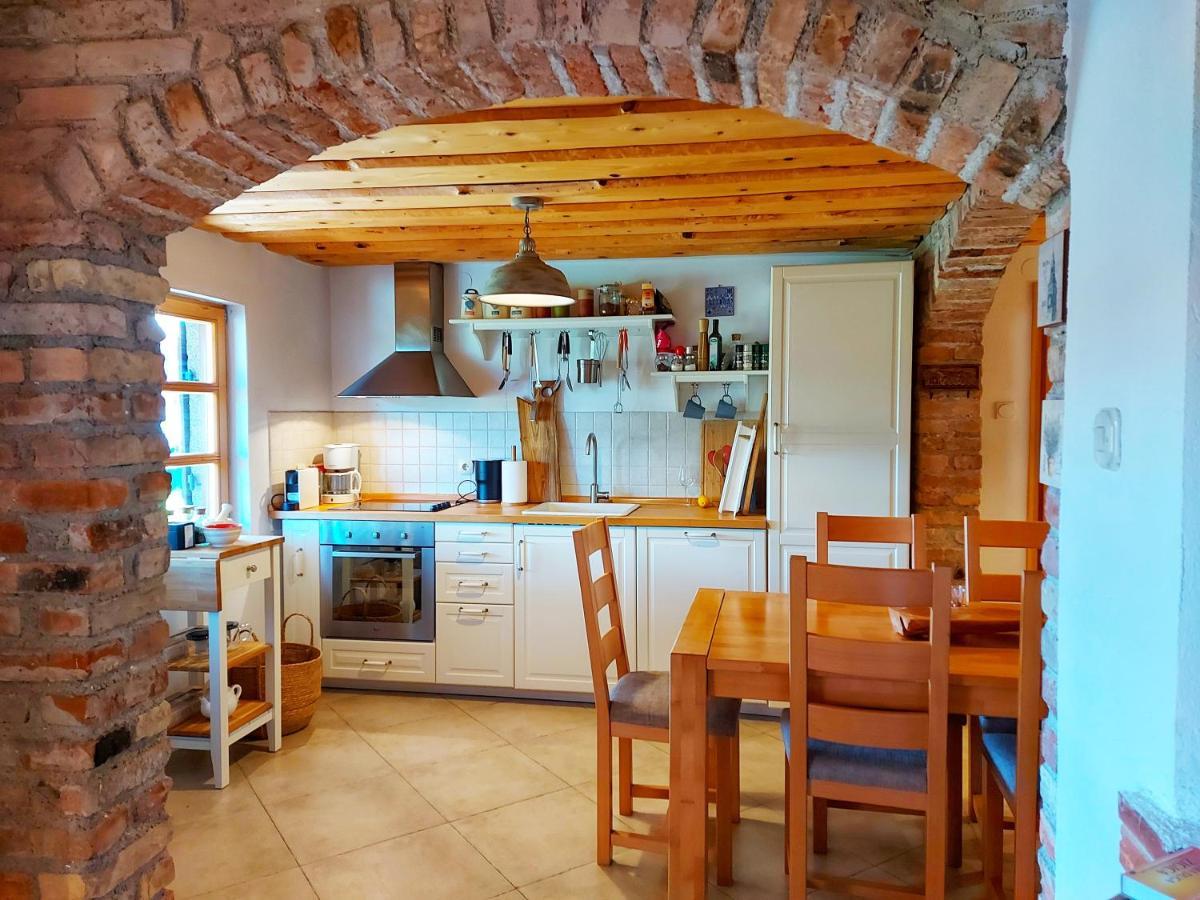 Peter'S Pine Cottage Korenica Extérieur photo